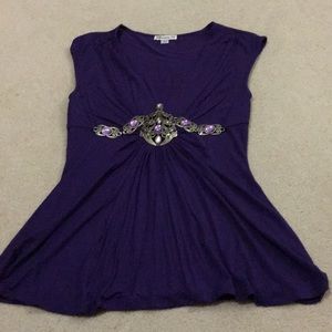 Sleeveless, V-neck purple top